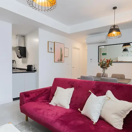 Apartment La Goleta: In The District