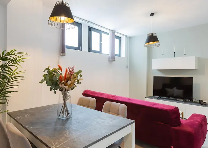 Apartment La Goleta: In The District *