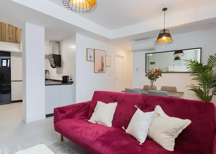 Apartment La Goleta: In The District